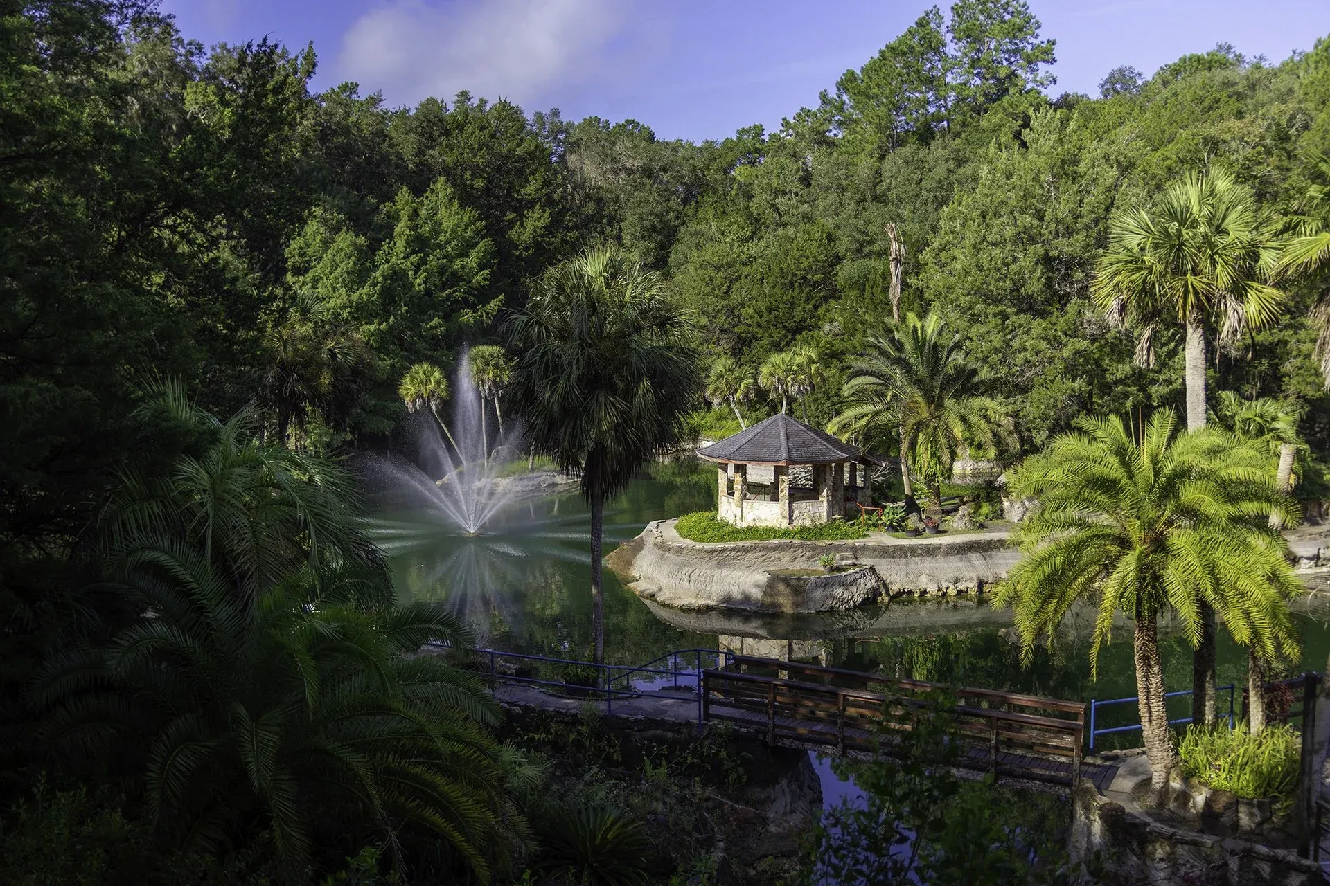 Cedar Lakes Woods & Gardens