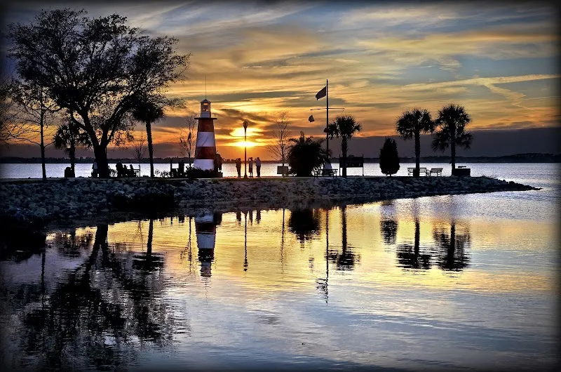 Grantham Pointe (Light House)